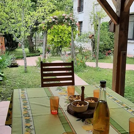 펜션 Familial Avec Jardin, Cheminee Et Equipements Bebe - Bellevigne, Charente - Fr-1-653-149 Viville