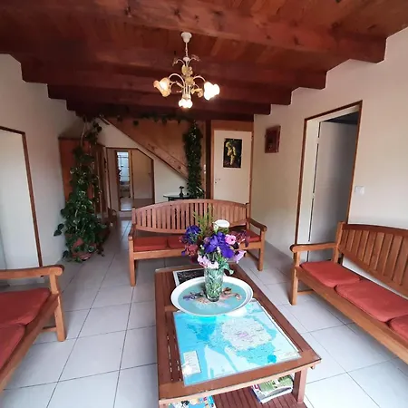 Familial Avec Jardin, Cheminee Et Equipements Bebe - Bellevigne, Charente - Fr-1-653-149 Viville