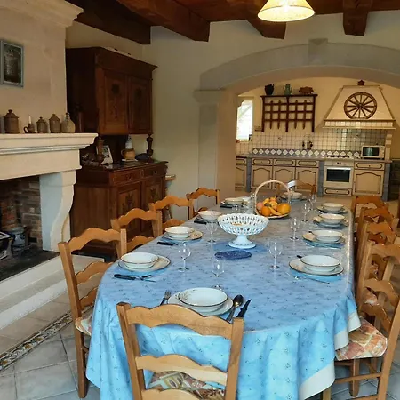 Familial Avec Jardin, Cheminee Et Equipements Bebe - Bellevigne, Charente - Fr-1-653-149 * Viville