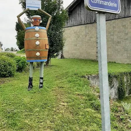 Familial Avec Jardin, Cheminee Et Equipements Bebe - Bellevigne, Charente