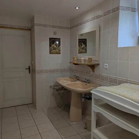 Familial Avec Jardin, Cheminee Et Equipements Bebe - Bellevigne, Charente - Fr-1-653-149 Semesterbostad