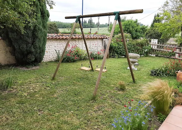 Familial Avec Jardin, Cheminee Et Equipements Bebe - Bellevigne, Charente - Fr-1-653-149 Feriehus *