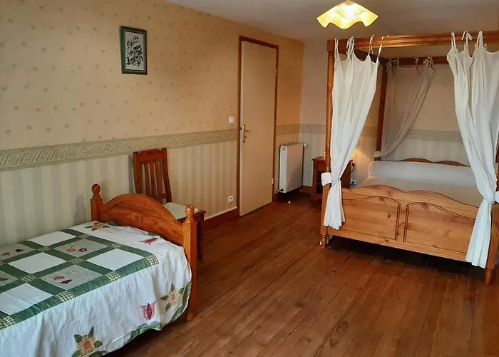 Familial Avec Jardin, Cheminee Et Equipements Bebe - Bellevigne, Charente - Fr-1-653-149 Feriehus *